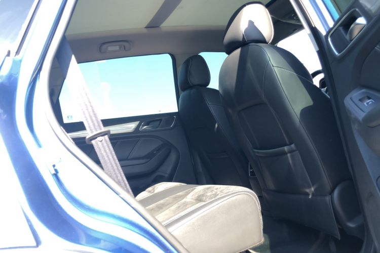 Used Roewe RX5 New Energy 2017 eRX5 50T Hybrid Connected Prestige Flagship Edition Interior 2