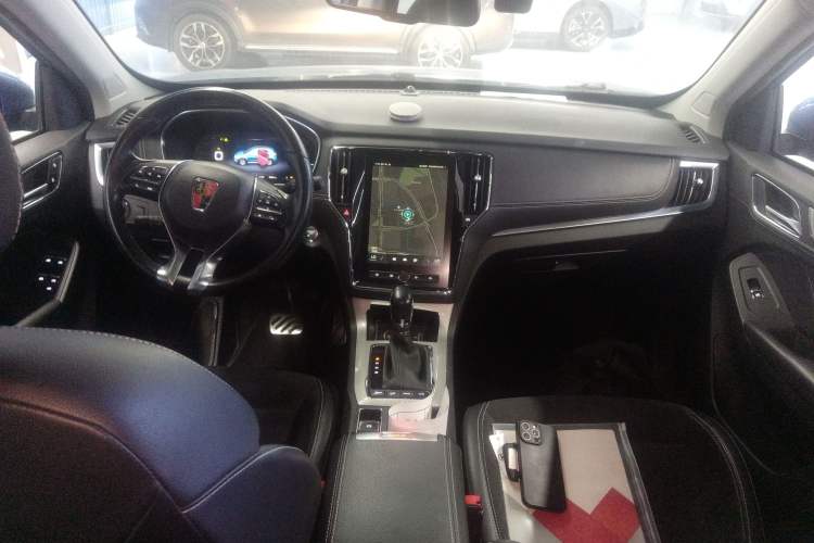Used Roewe RX5 New Energy 2017 eRX5 50T Hybrid Connected Prestige Flagship Edition Interior 2