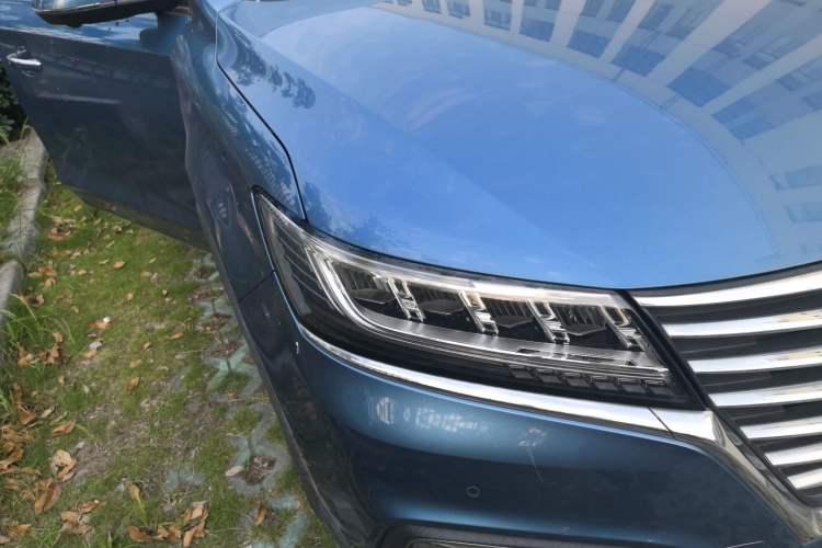 Used Roewe RX5 New Energy 2017 eRX5 50T Hybrid Connected Prestige Flagship Edition Right Front Headlight