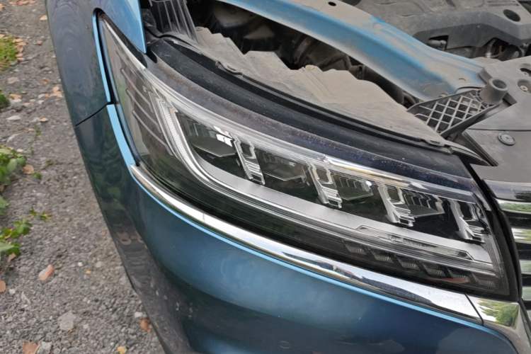 Used Roewe RX5 New Energy 2017 eRX5 50T Hybrid Connected Prestige Flagship Edition Right Front Headlight