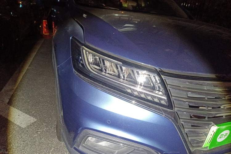 Used Roewe RX5 New Energy 2017 eRX5 50T Hybrid Connected Prestige Flagship Edition Right Front Headlight