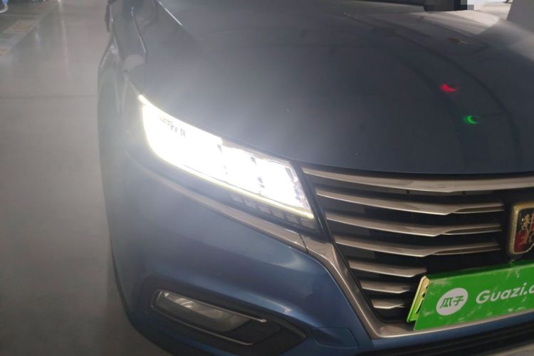 Used Roewe RX5 New Energy 2017 eRX5 50T Hybrid Connected Prestige Flagship Edition Right Front Headlight