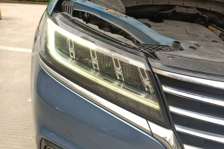 Used Roewe RX5 New Energy 2017 eRX5 50T Hybrid Connected Prestige Flagship Edition Right Front Headlight