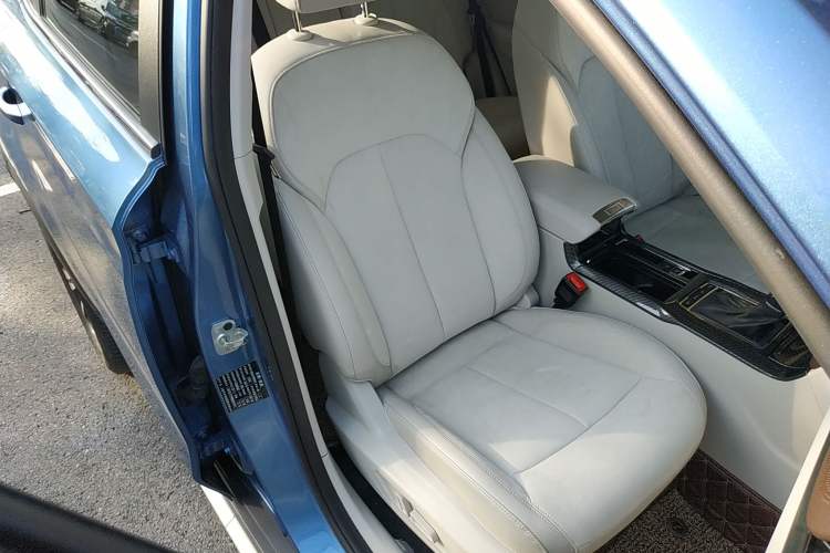 Used Roewe RX5 New Energy 2017 eRX5 50T Hybrid Connected Prestige Flagship Edition Right Front Seat