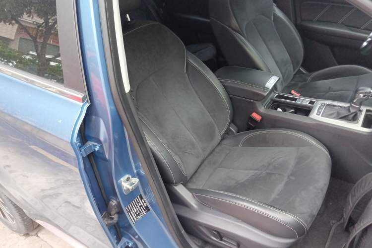 Used Roewe RX5 New Energy 2017 eRX5 50T Hybrid Connected Prestige Flagship Edition Right Front Seat