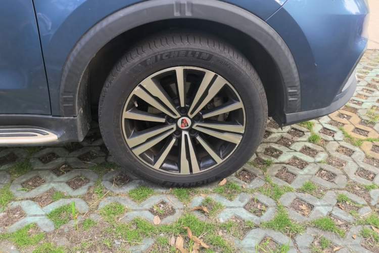 Used Roewe RX5 New Energy 2017 eRX5 50T Hybrid Connected Prestige Flagship Edition Right Front Wheel Hub