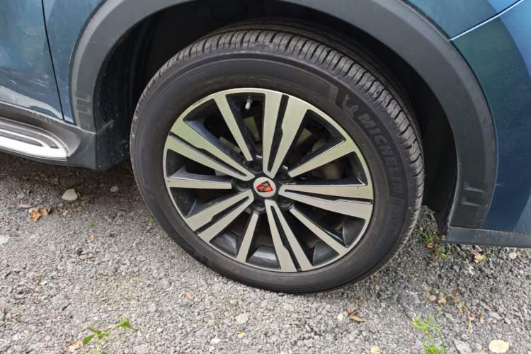 Used Roewe RX5 New Energy 2017 eRX5 50T Hybrid Connected Prestige Flagship Edition Right Front Wheel Hub