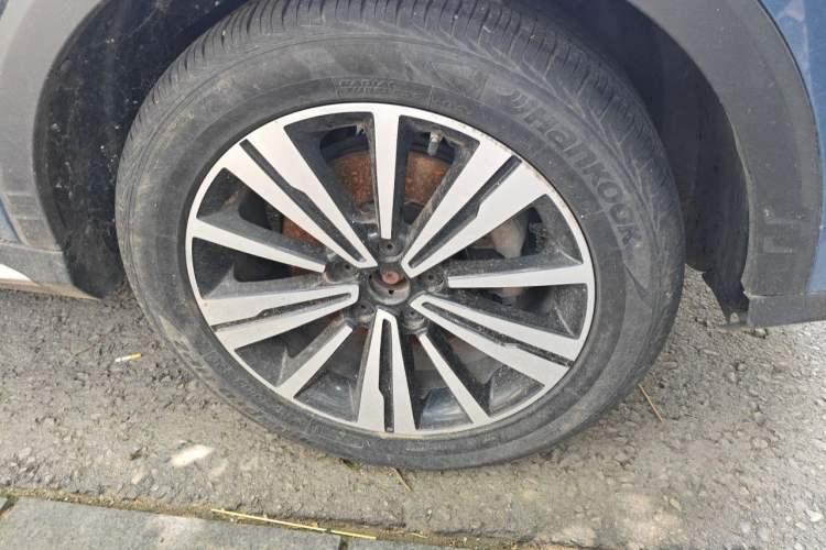 Used Roewe RX5 New Energy 2017 eRX5 50T Hybrid Connected Prestige Flagship Edition Right Front Wheel Hub