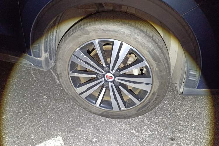 Used Roewe RX5 New Energy 2017 eRX5 50T Hybrid Connected Prestige Flagship Edition Right Front Wheel Hub