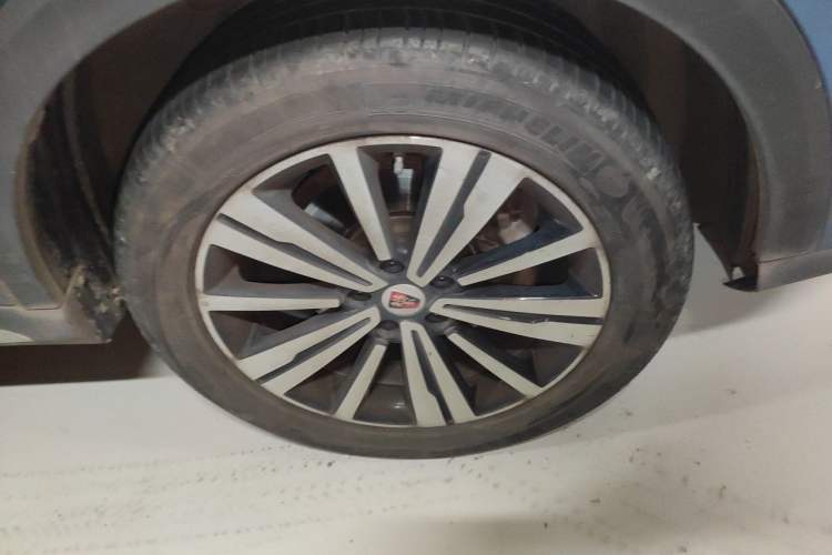Used Roewe RX5 New Energy 2017 eRX5 50T Hybrid Connected Prestige Flagship Edition Right Front Wheel Hub