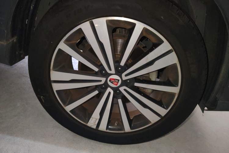 Used Roewe RX5 New Energy 2017 eRX5 50T Hybrid Connected Prestige Flagship Edition Right Front Wheel Hub