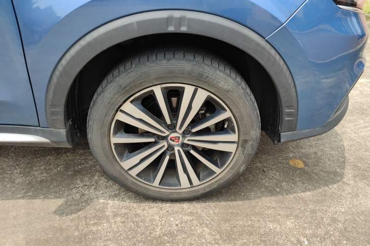 Used Roewe RX5 New Energy 2017 eRX5 50T Hybrid Connected Prestige Flagship Edition Right Front Wheel Hub