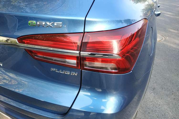 Used Roewe RX5 New Energy 2017 eRX5 50T Hybrid Connected Prestige Flagship Edition Right Rear Taillight