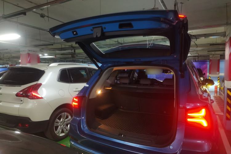Used Roewe RX5 New Energy 2017 ERX5 EV400 Electric Internet Supreme Edition Trunk