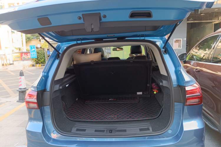 Used Roewe RX5 New Energy 2017 eRX5 50T Hybrid Connected Prestige Flagship Edition Trunk