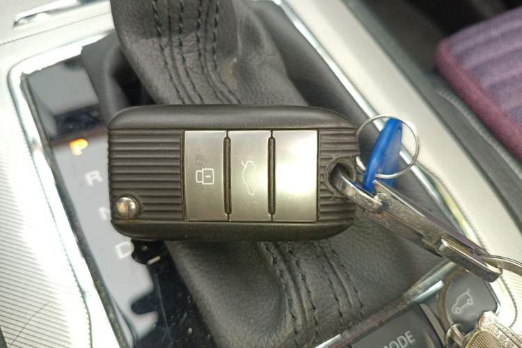 Used Roewe RX5 New Energy 2017 eRX5 50T Hybrid Connected Prestige Flagship Edition Vehicle Key