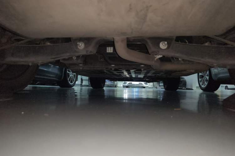 Used Roewe RX5 New Energy 2017 eRX5 50T Hybrid Connected Prestige Flagship Edition Chassis Rear