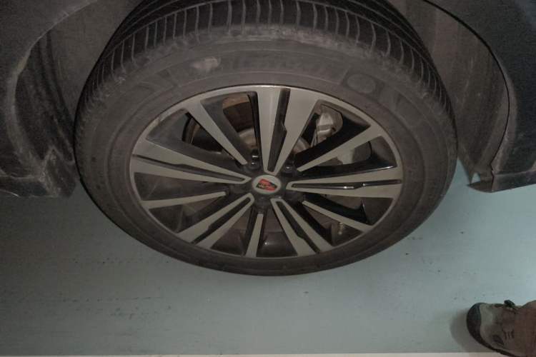 Used Roewe RX5 New Energy 2017 eRX5 50T Hybrid Connected Prestige Flagship Edition Right Front Wheel Hub