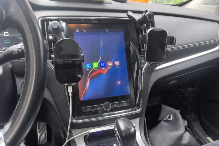 Used Roewe RX5 New Energy 2017 eRX5 50T Hybrid Connected Prestige Flagship Edition Audio And AC Panel