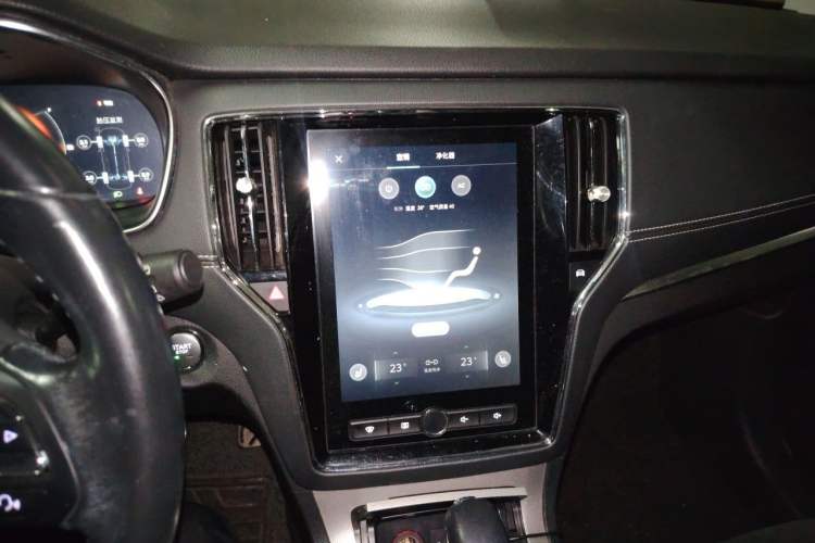 Used Roewe RX5 New Energy 2017 eRX5 50T Hybrid Connected Prestige Flagship Edition Audio And AC Panel