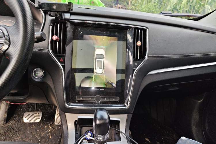 Used Roewe RX5 New Energy 2017 eRX5 50T Hybrid Connected Prestige Flagship Edition Audio And AC Panel