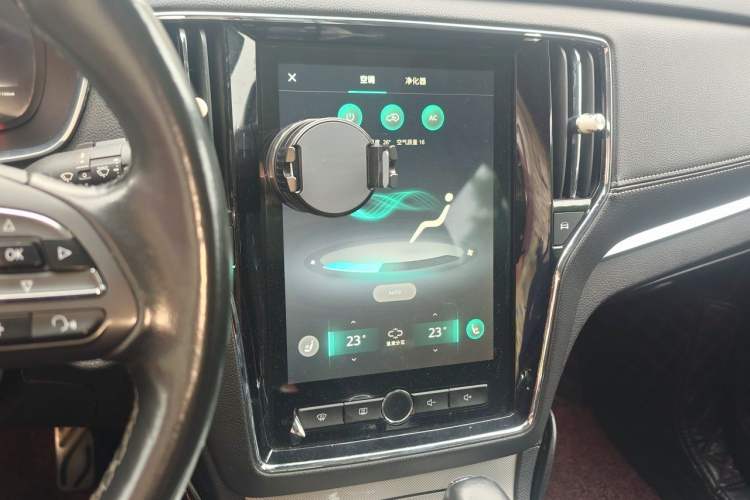 Used Roewe RX5 New Energy 2017 eRX5 50T Hybrid Connected Prestige Flagship Edition Audio And AC Panel