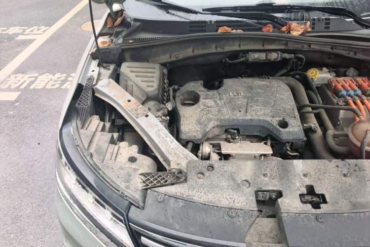 Used Roewe RX5 New Energy 2017 eRX5 50T Hybrid Connected Prestige Flagship Edition Engine Bay Right