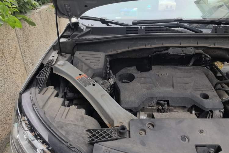Used Roewe RX5 New Energy 2017 eRX5 50T Hybrid Connected Prestige Flagship Edition Engine Bay Right