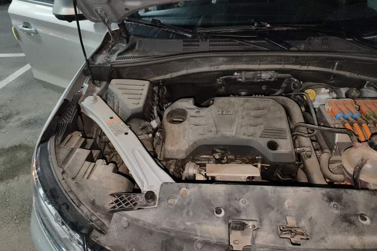 Used Roewe RX5 New Energy 2017 eRX5 50T Hybrid Connected Prestige Flagship Edition Engine Bay Right