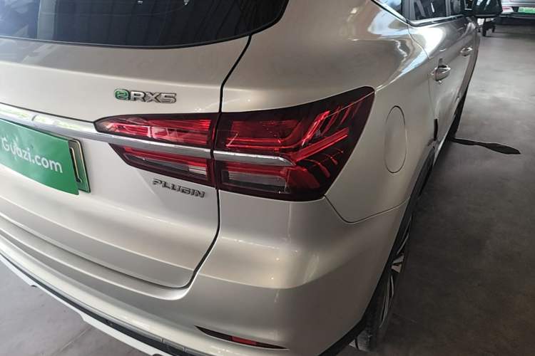 Used Roewe RX5 New Energy 2017 eRX5 50T Hybrid Connected Prestige Flagship Edition Exterior 3