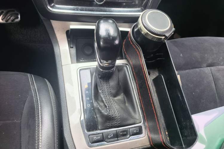 Used Roewe RX5 New Energy 2017 eRX5 50T Hybrid Connected Prestige Flagship Edition Gear Lever