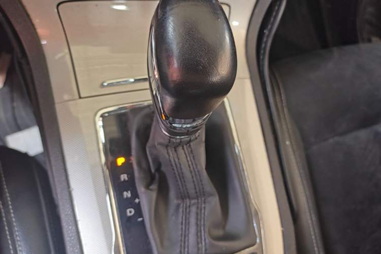 Used Roewe RX5 New Energy 2017 eRX5 50T Hybrid Connected Prestige Flagship Edition Gear Lever