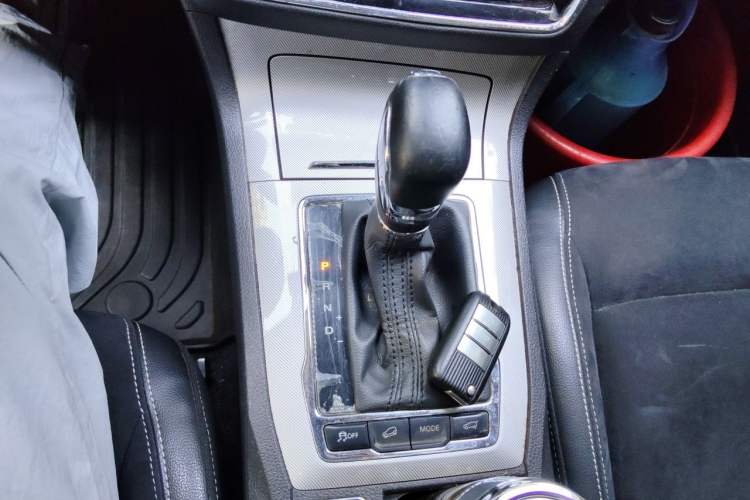 Used Roewe RX5 New Energy 2017 eRX5 50T Hybrid Connected Prestige Flagship Edition Gear Lever