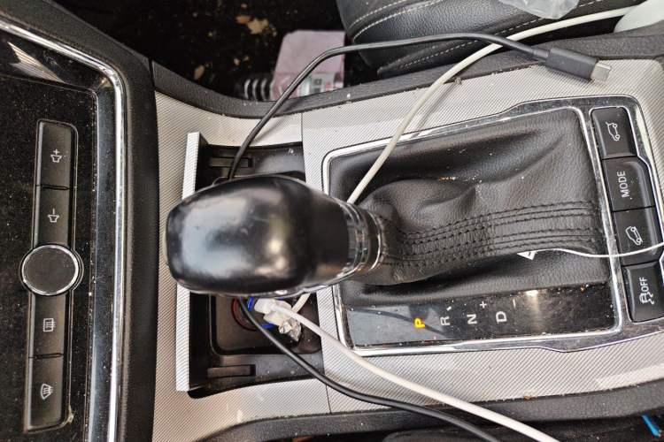 Used Roewe RX5 New Energy 2017 eRX5 50T Hybrid Connected Prestige Flagship Edition Gear Lever