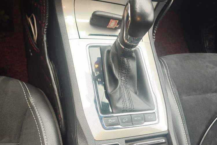 Used Roewe RX5 New Energy 2017 eRX5 50T Hybrid Connected Prestige Flagship Edition Gear Lever