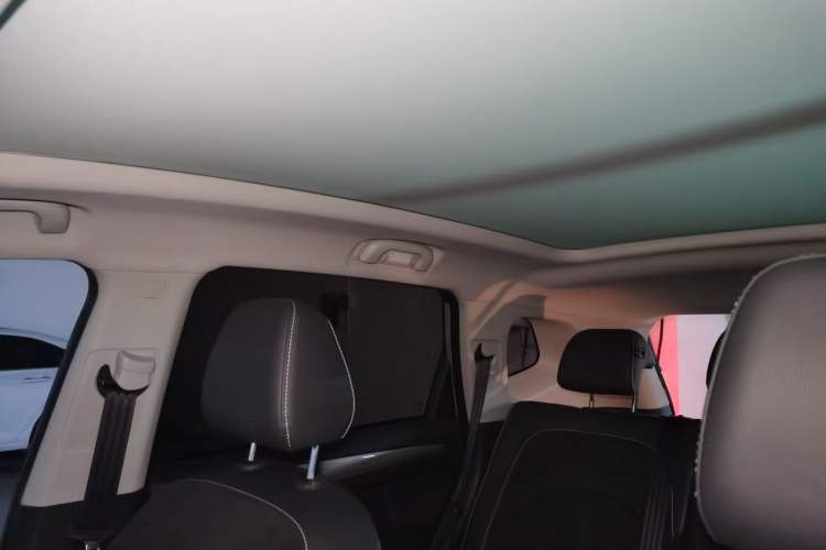 Used Roewe RX5 New Energy 2017 eRX5 50T Hybrid Connected Prestige Flagship Edition Headliner