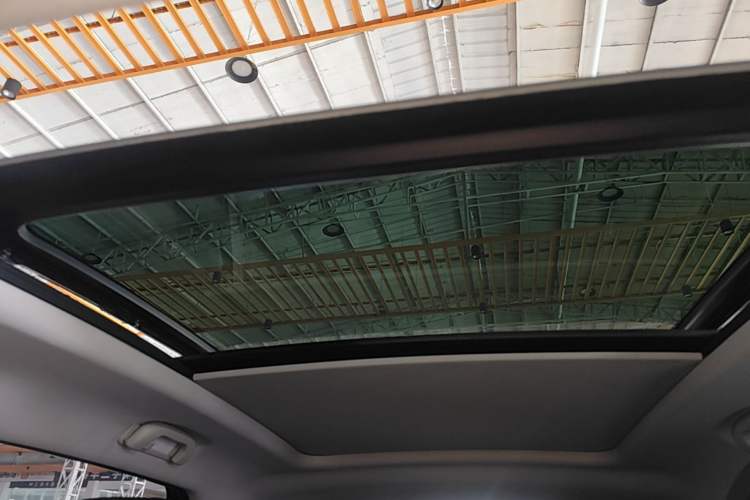 Used Roewe RX5 New Energy 2017 eRX5 50T Hybrid Connected Prestige Flagship Edition Headliner