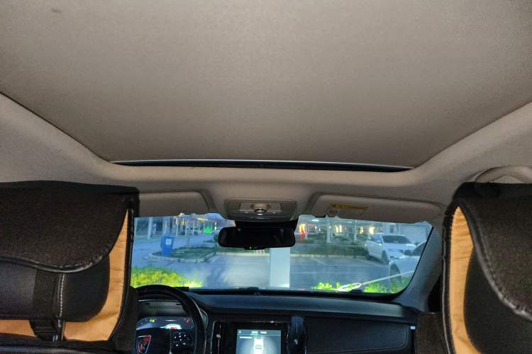 Used Roewe RX5 New Energy 2017 eRX5 50T Hybrid Connected Prestige Flagship Edition Headliner