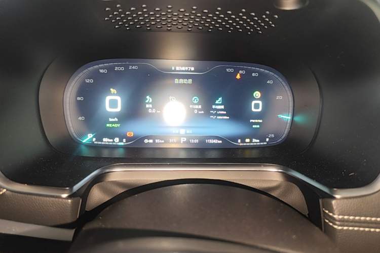 Used Roewe RX5 New Energy 2017 eRX5 50T Hybrid Connected Prestige Flagship Edition Instrument Cluster