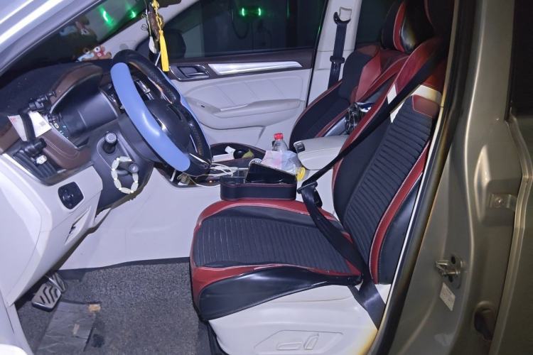 Used Roewe RX5 New Energy 2017 eRX5 50T Hybrid Connected Prestige Flagship Edition Left Front Seat
