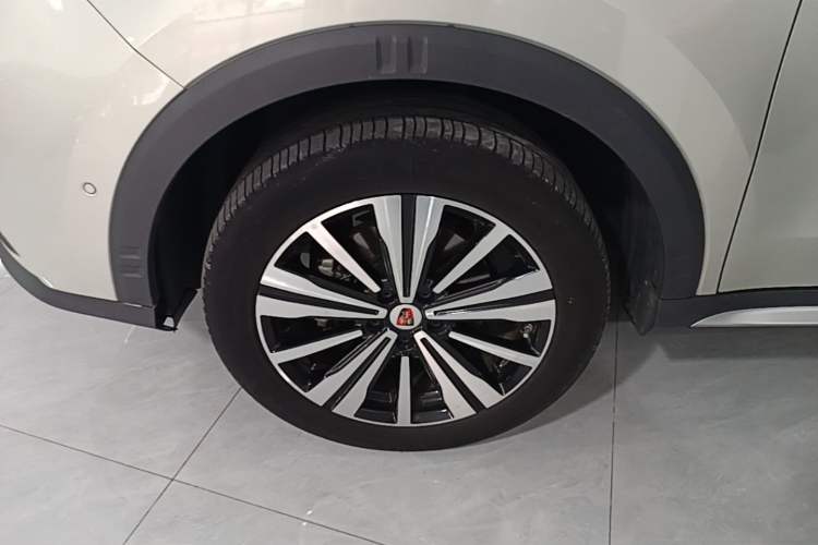Used Roewe RX5 New Energy 2017 ERX5 EV400 Electric Internet Supreme Edition Left Front Wheel Hub