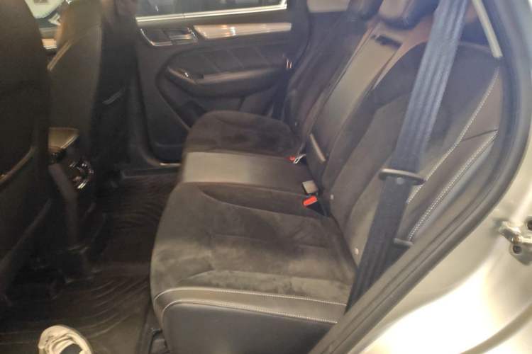 Used Roewe RX5 New Energy 2017 eRX5 50T Hybrid Connected Prestige Flagship Edition Left Rear Seat