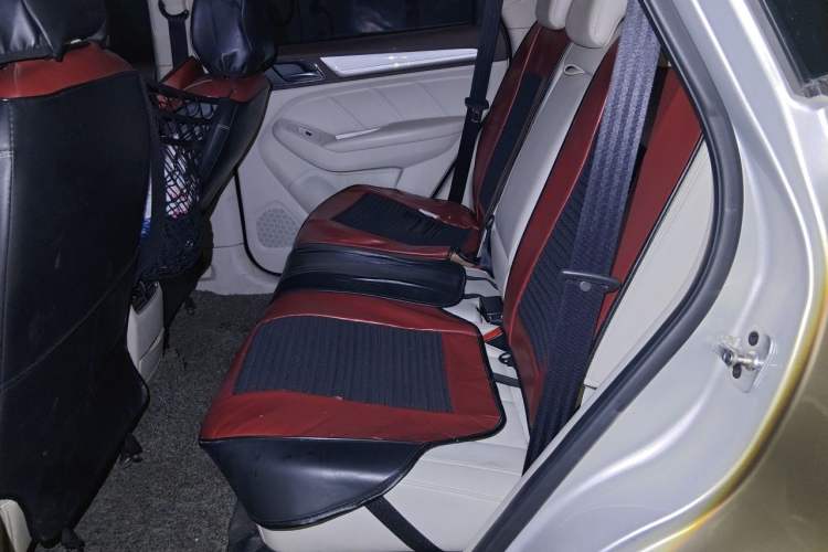 Used Roewe RX5 New Energy 2017 eRX5 50T Hybrid Connected Prestige Flagship Edition Left Rear Seat