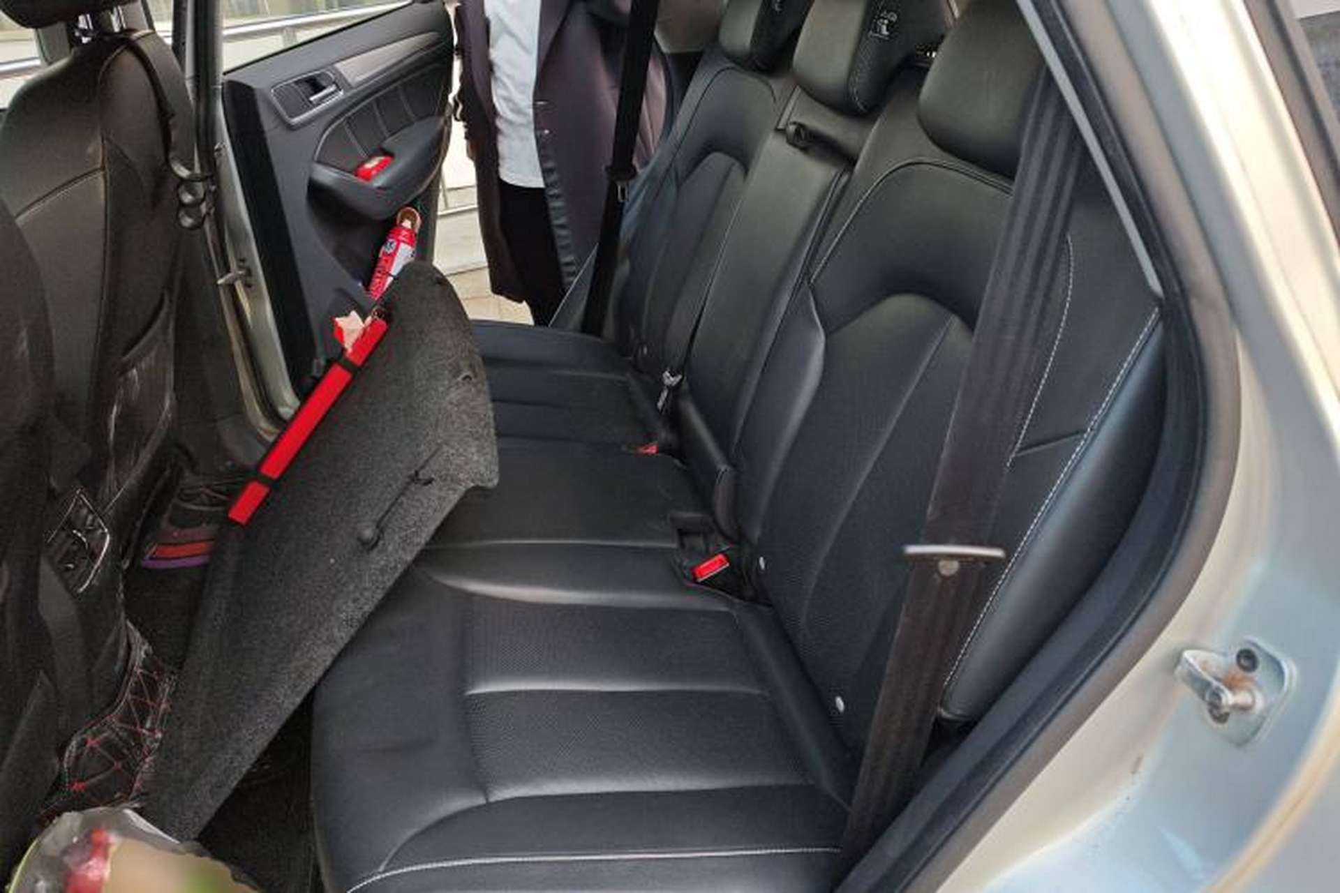 Used Roewe RX5 New Energy 2017 eRX5 50T Hybrid Connected Prestige Flagship Edition Left Rear Seat