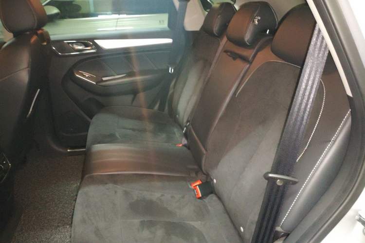 Used Roewe RX5 New Energy 2017 eRX5 50T Hybrid Connected Prestige Flagship Edition Left Rear Seat