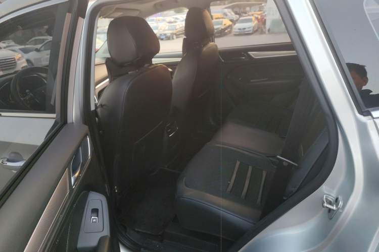 Used Roewe RX5 New Energy 2017 eRX5 50T Hybrid Connected Prestige Flagship Edition Left Rear Seat