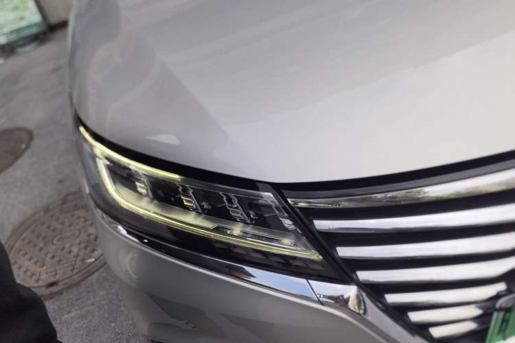 Used Roewe RX5 New Energy 2017 eRX5 50T Hybrid Connected Prestige Flagship Edition Right Front Headlight
