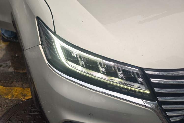 Used Roewe RX5 New Energy 2017 eRX5 50T Hybrid Connected Prestige Flagship Edition Right Front Headlight