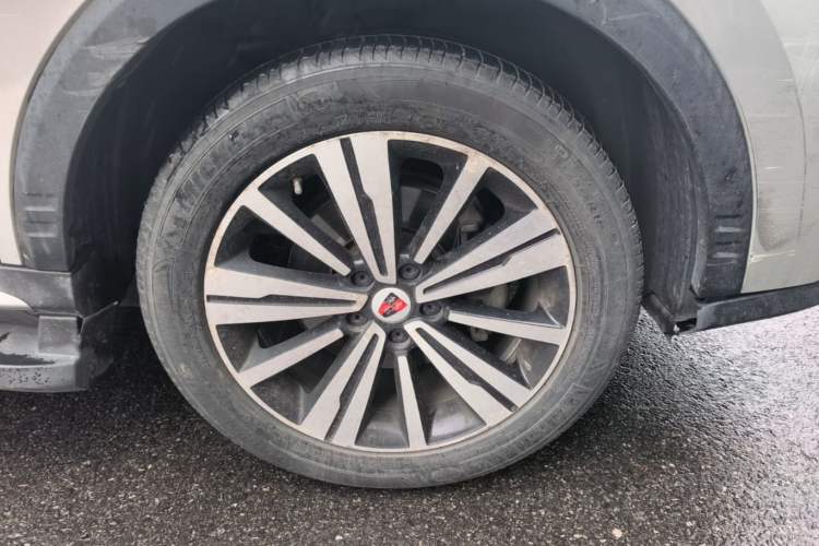 Used Roewe RX5 New Energy 2017 eRX5 50T Hybrid Connected Prestige Flagship Edition Right Front Wheel Hub