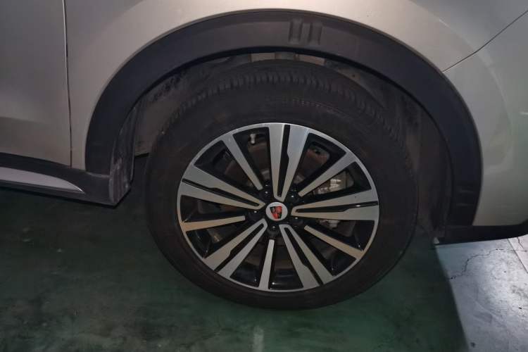 Used Roewe RX5 New Energy 2017 eRX5 50T Hybrid Connected Prestige Flagship Edition Right Front Wheel Hub
